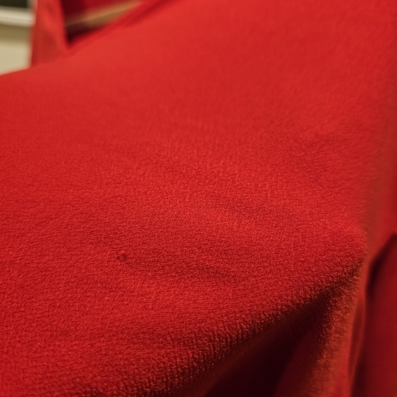Red Express top with relaxed ruffle sleeve detail - Picture 6 of 7